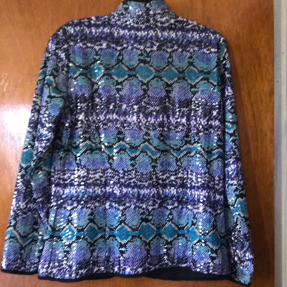 Addressing Woman Jacket - Picture 4 of 5